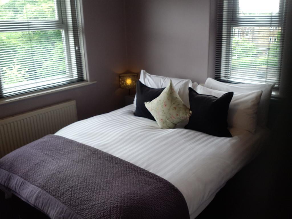 Hotel The Bijou Harrogate Esterno foto