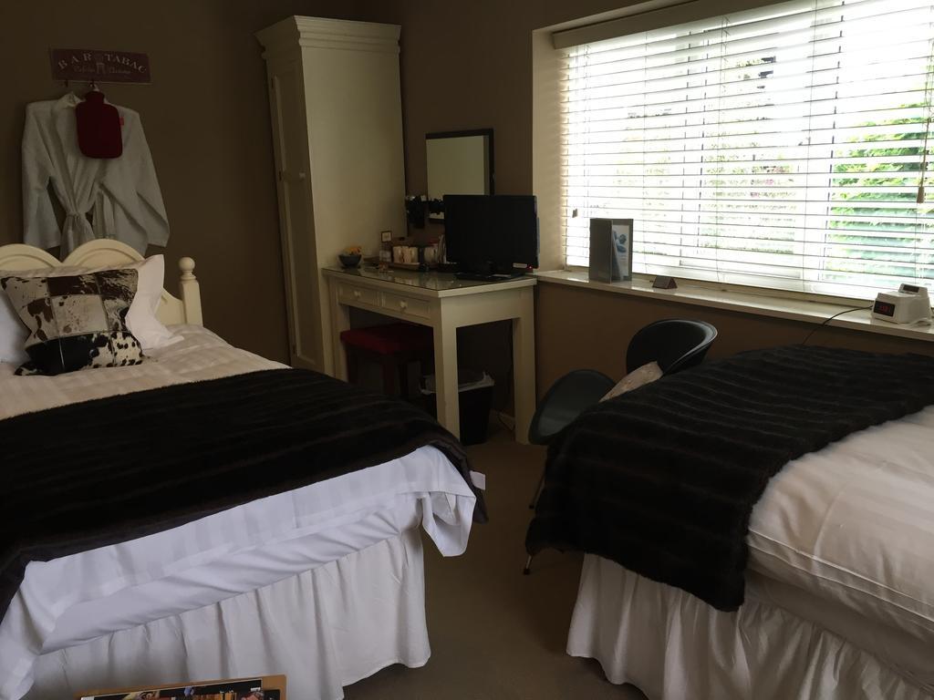 Hotel The Bijou Harrogate Esterno foto