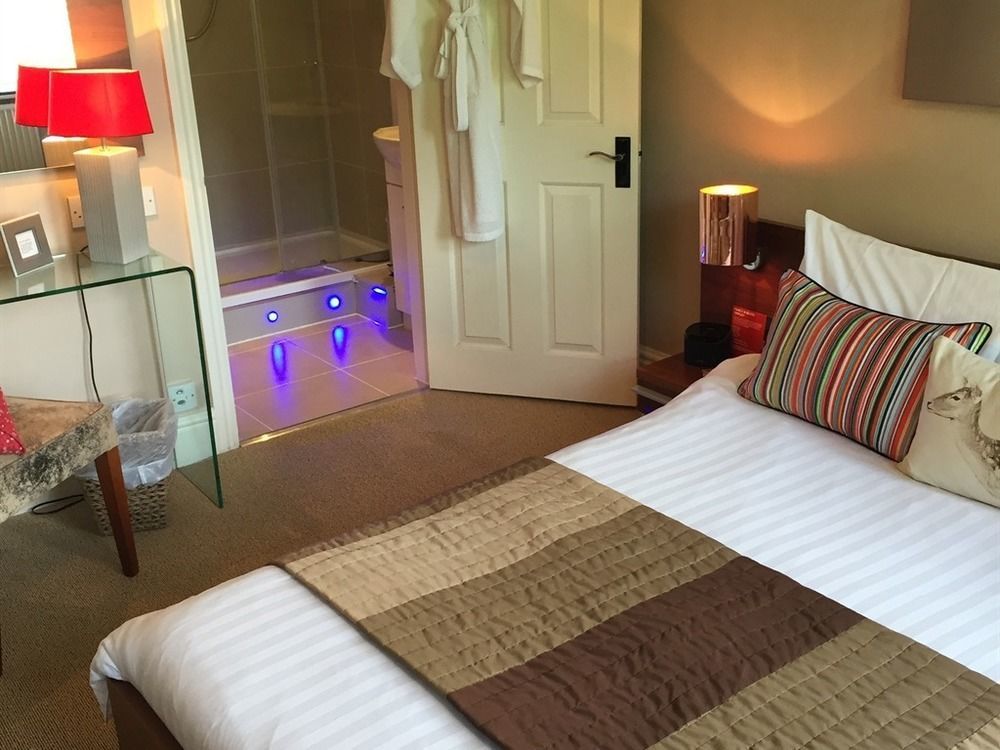 Hotel The Bijou Harrogate Esterno foto