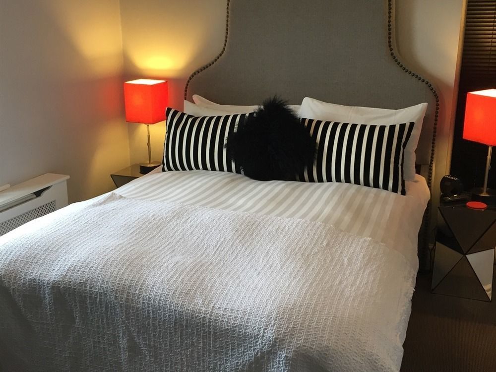 Hotel The Bijou Harrogate Esterno foto