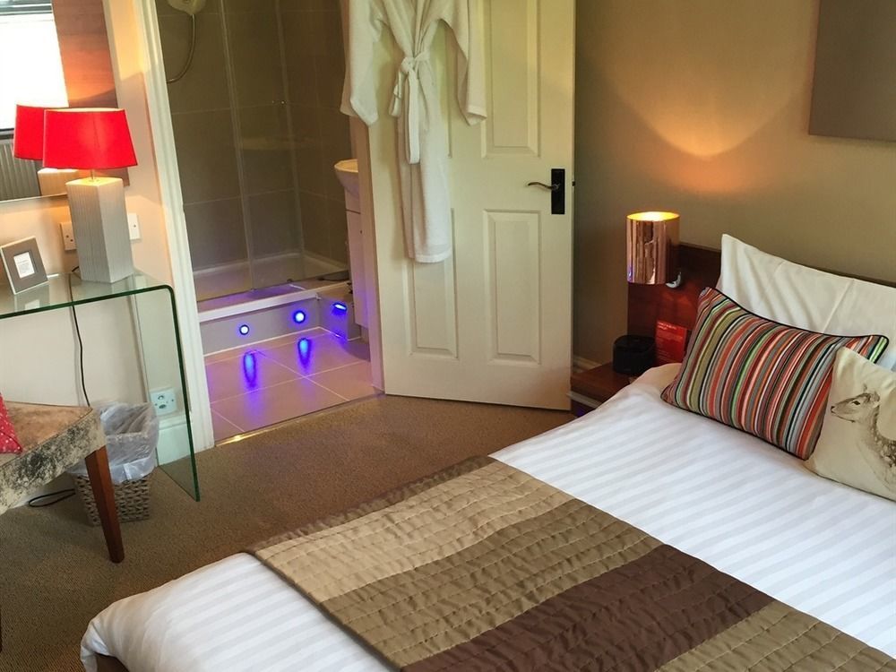 Hotel The Bijou Harrogate Esterno foto