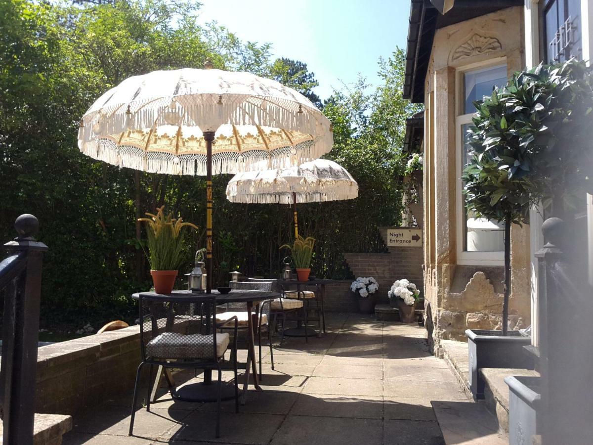 Hotel The Bijou Harrogate Esterno foto